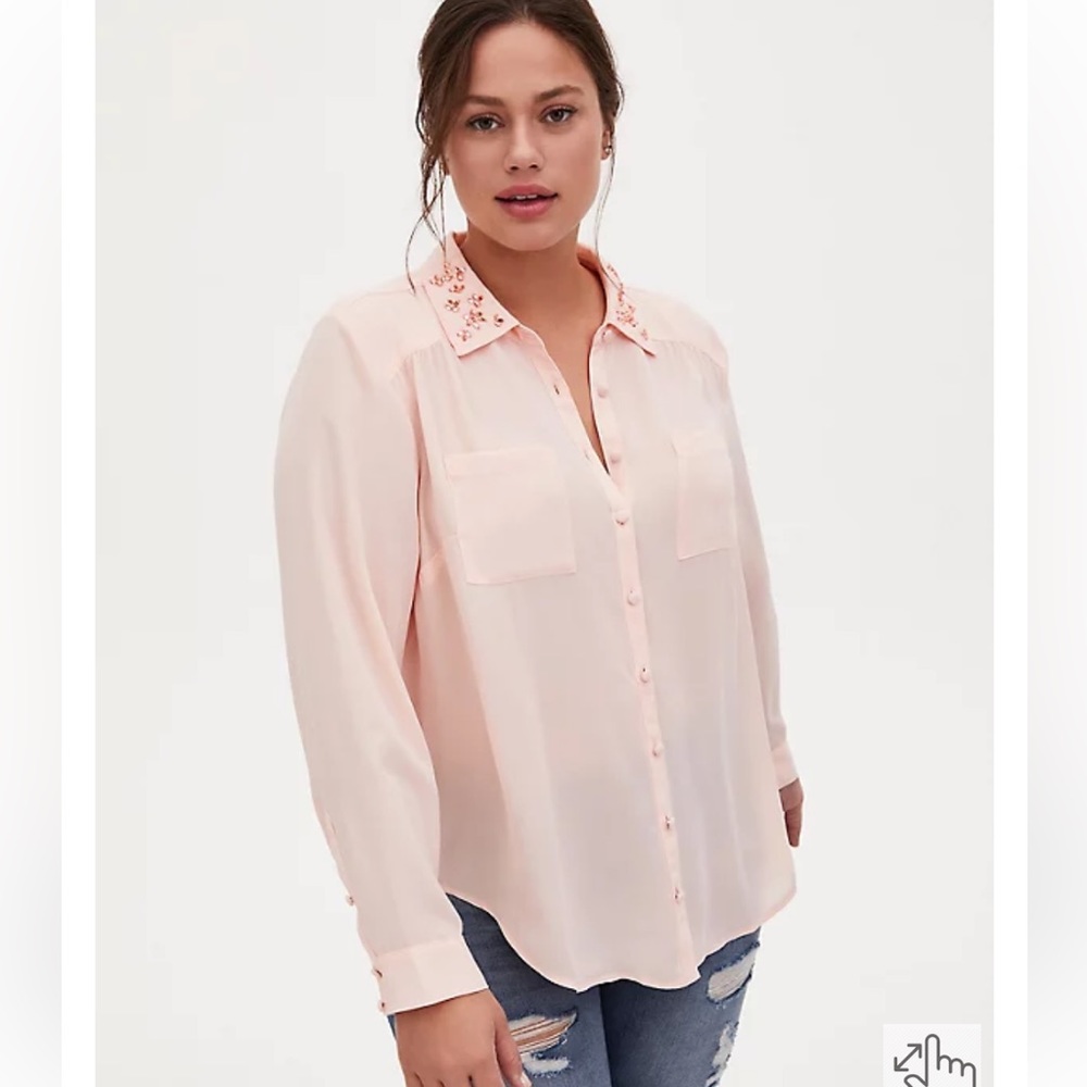 NWT MADISON - LIGHT PINK GEORGETTE EMBELLISHED COLLAR BUTTON FRONT BLOUSE